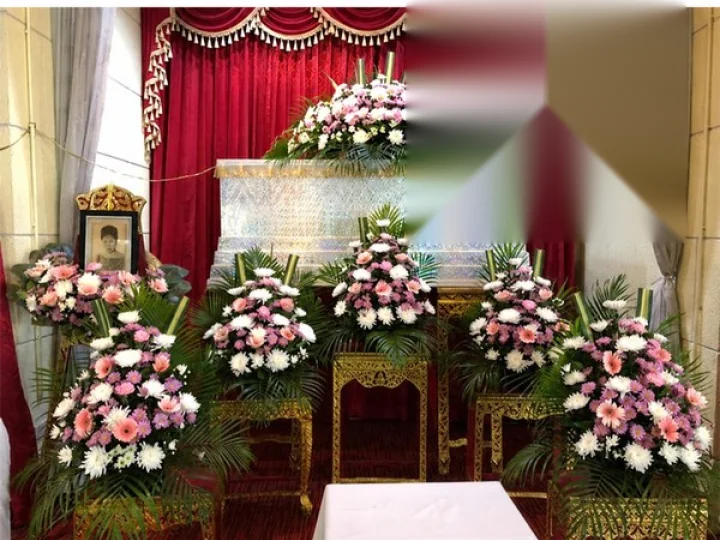 ผลงานจัดดอกไม้หน้าโลงแบบสำเร็จ งานศพจริง Funeral Decor