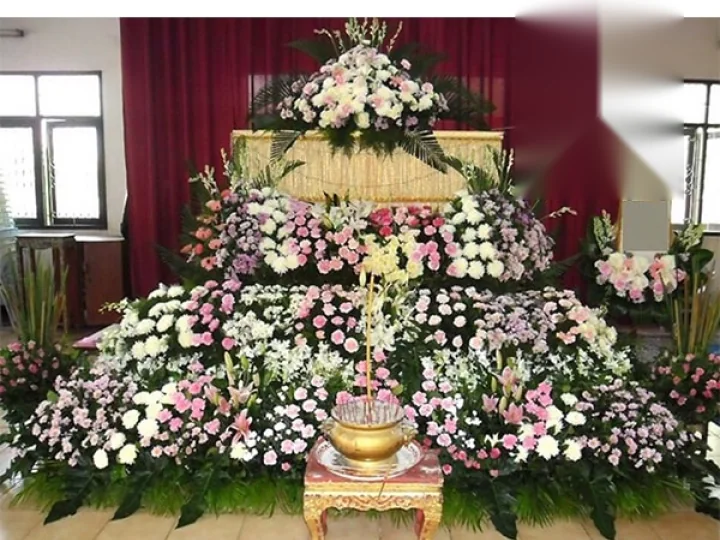 ออกใบกำกับภาษีจัดดอกไม้งานศพสำหรับองค์กร Funeral Decor