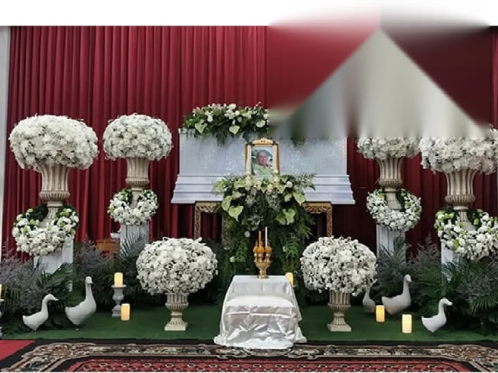 ผลงานจัดขั้นตอนติดตั้งดอกไม้หน้าโลง งานศพจริง Funeral Decor