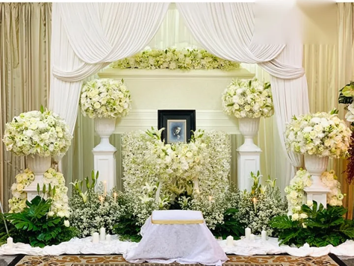ผลงานจัดดอกไม้หน้าโลงพระสงฆ์ งานศพจริง Funeral Decor