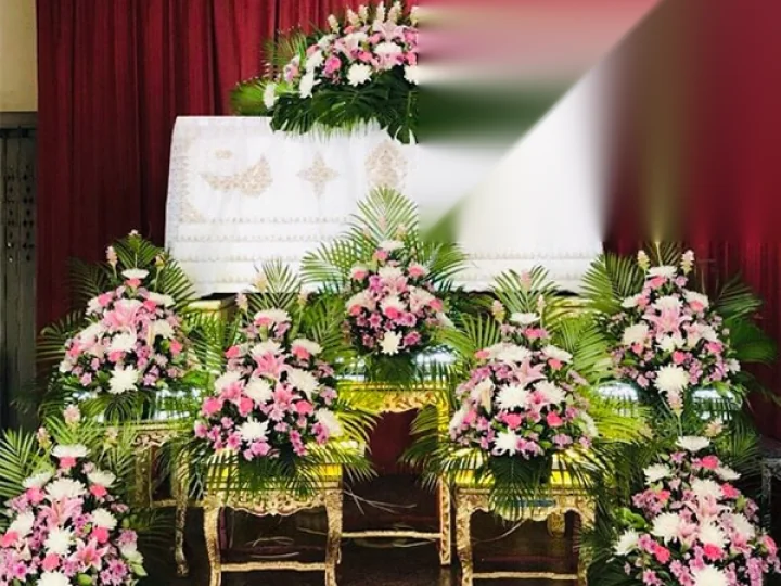 ผลงานจัดดอกไม้หน้าเมรุและตกแต่งศาลาวัด งานศพจริง Funeral Decor