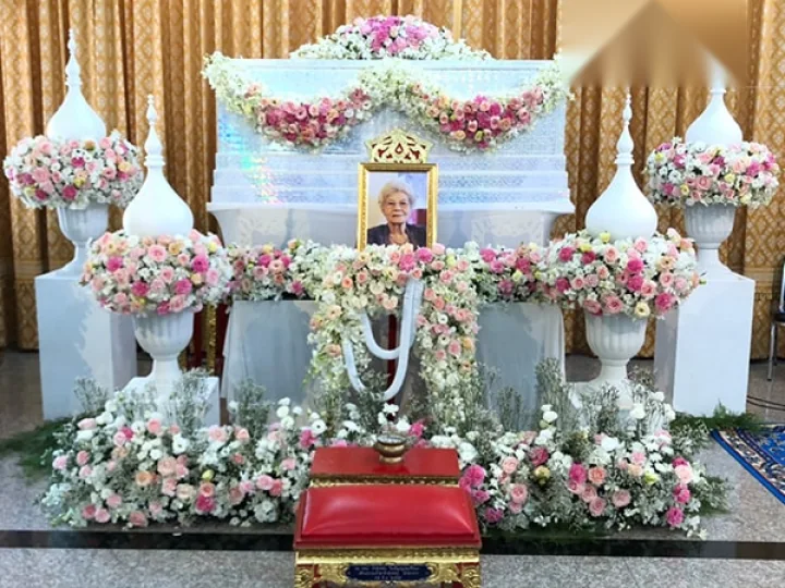 ดอกไม้งานศพ เขตลาดกระบัง สุวรรณภูมิ ส่งด่วน จัดดอกไม้งานศพ กรุงเทพ