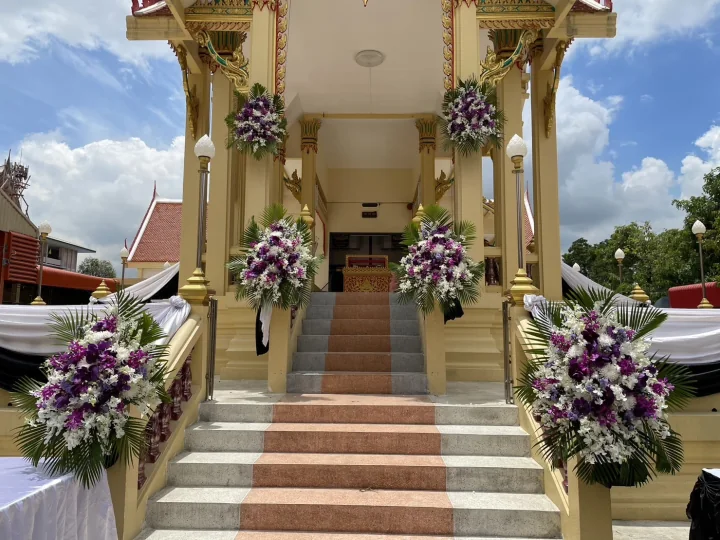 ผลงานจัดดอกไม้หน้าโลงพระสงฆ์ งานศพจริง Funeral Decor