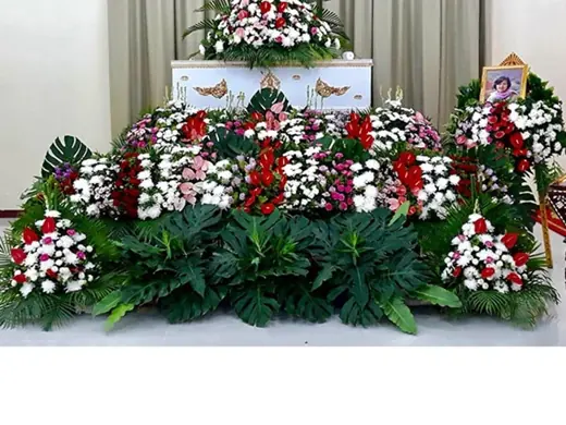 ผลงานจัดดอกไม้หน้าโลง จริง Funeral Decor