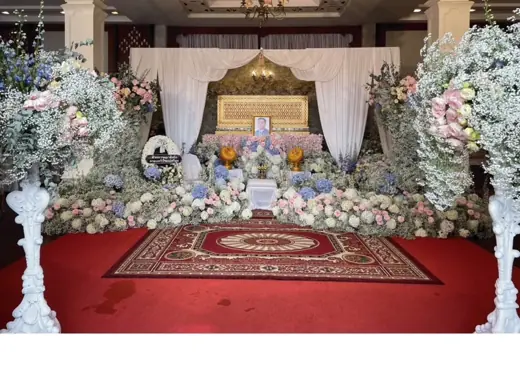 ผลงานจัดดอกไม้หน้าโลงเรียบง่าย จริง Funeral Decor