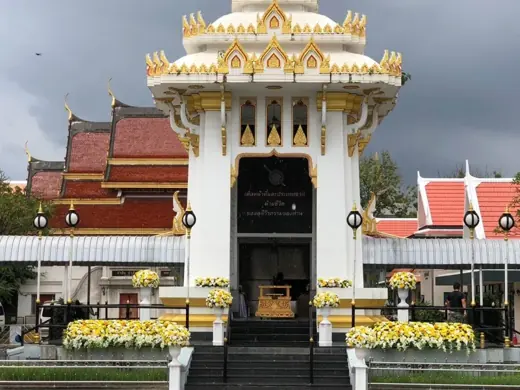 เห็นรูปจริงก่อนจ่ายส่วนที่เหลือ จัดดอกไม้หน้าโลง Funeral Decor