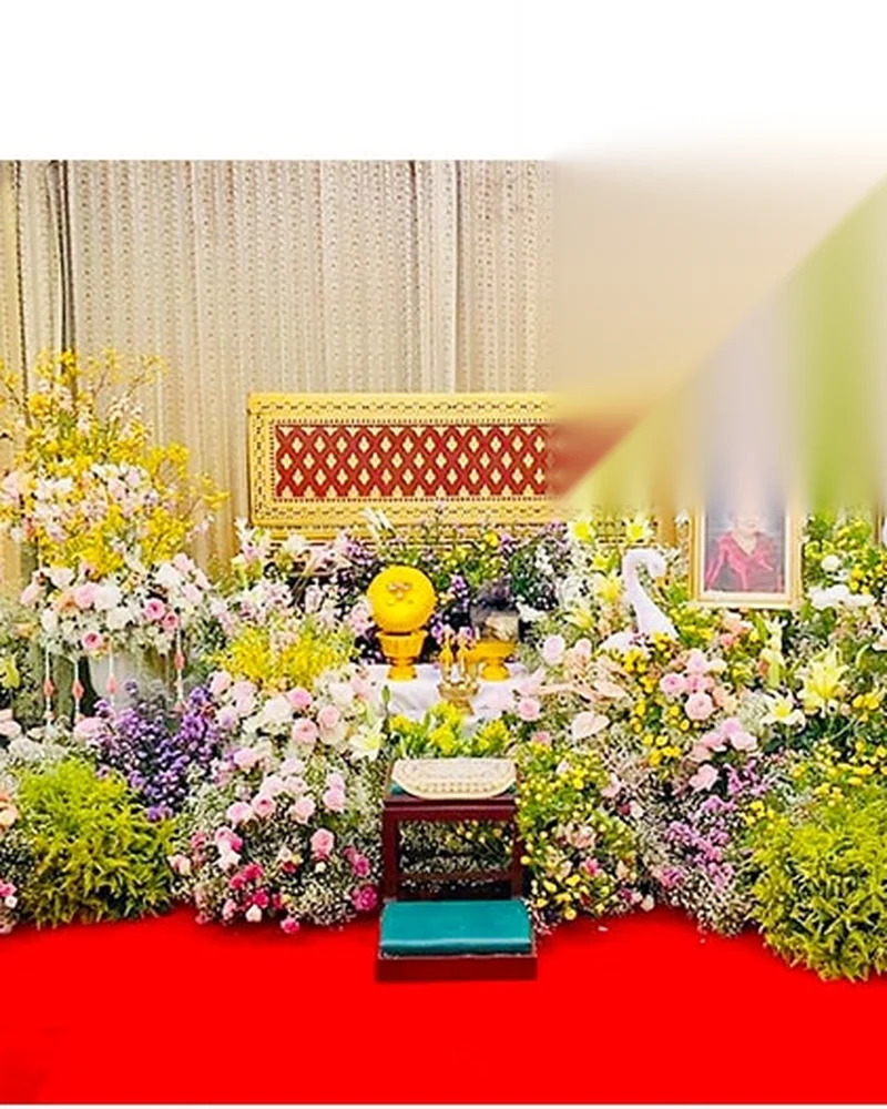 ดอกไม้หน้าศพ ชุดมาลัยแก้ว ระลึกคุณ จัดดอกไม้งานศพ กรุงเทพ