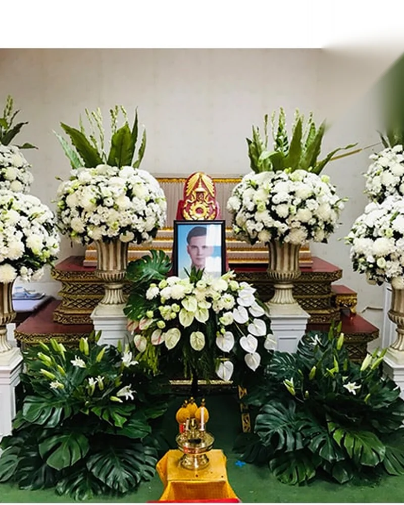 ดอกไม้หน้าศพ ชุดฉัตรบุษบา อาลัยรัก จัดดอกไม้งานศพ กรุงเทพ