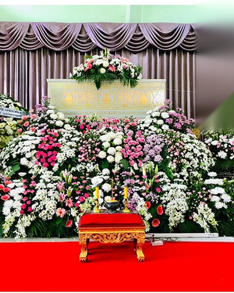 ดอกไม้หน้าศพ ชุดปทุมมาศ อาลัยรัก จัดดอกไม้งานศพ กรุงเทพ