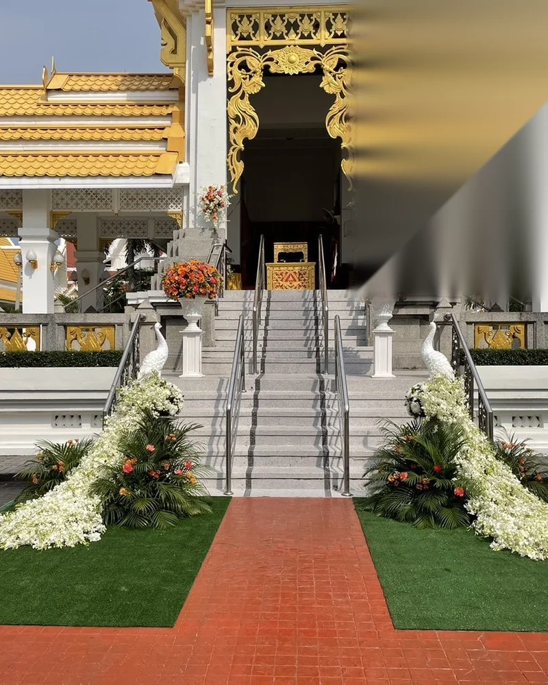 ซุ้มดอกไม้หน้าเมรุ แบบพฤกษานุสรณ์ สง่า จัดดอกไม้งานศพ กรุงเทพ